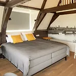Bed & Breakfast Saenliefde 4*